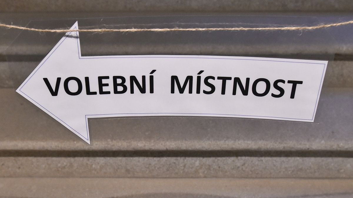 Policie prošetřuje možné kupčení ve Slaném, za hlas pro ANO tisícovka